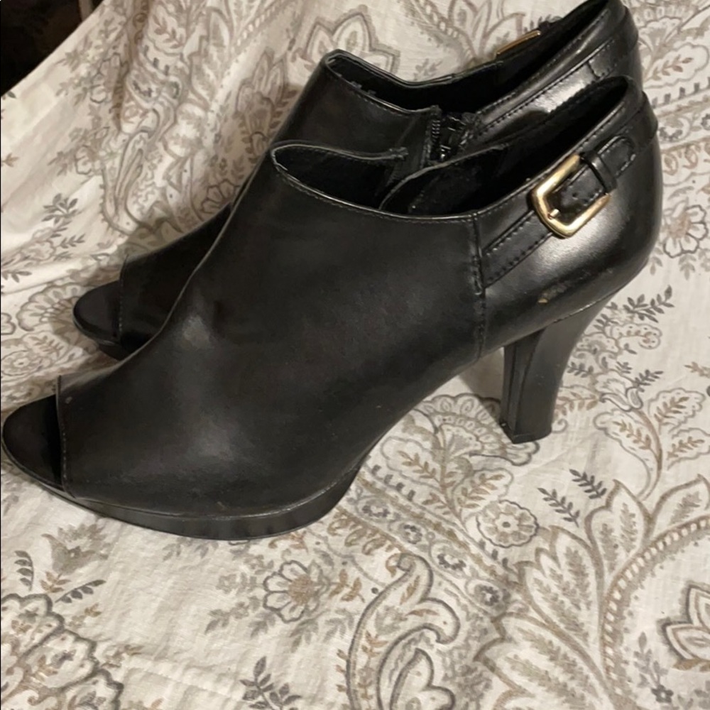 Peep toe naturalizer size 12